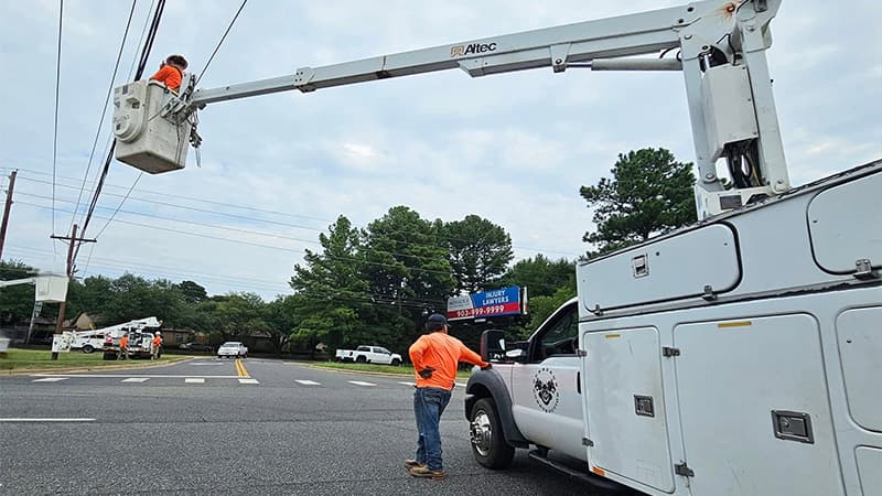 Aerial Fiber Optic Construction crew on active jobsite in East Texas